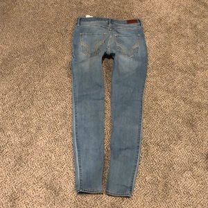 HOLLISTER Jeans Size 7R light rips, Skinny Jeans